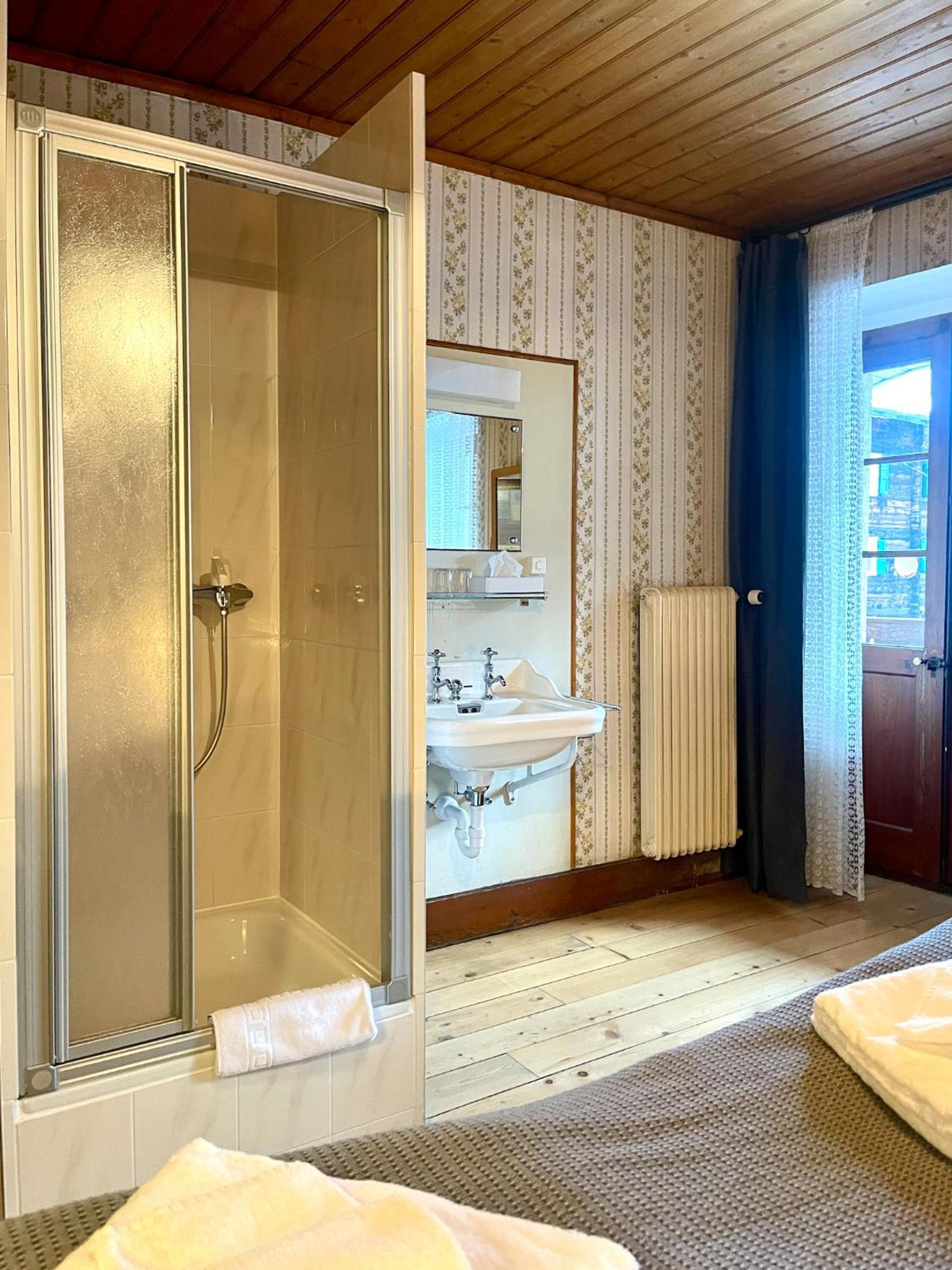 Du Glacier Boutique & Traditions Hotel Fiesch Bagian luar foto